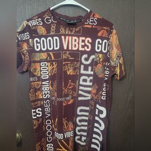 Vibrant Vibes Graphic Tee - Maroon